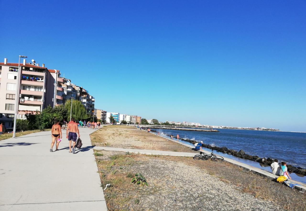Sunny Day Apartment Pomorie Ngoại thất bức ảnh