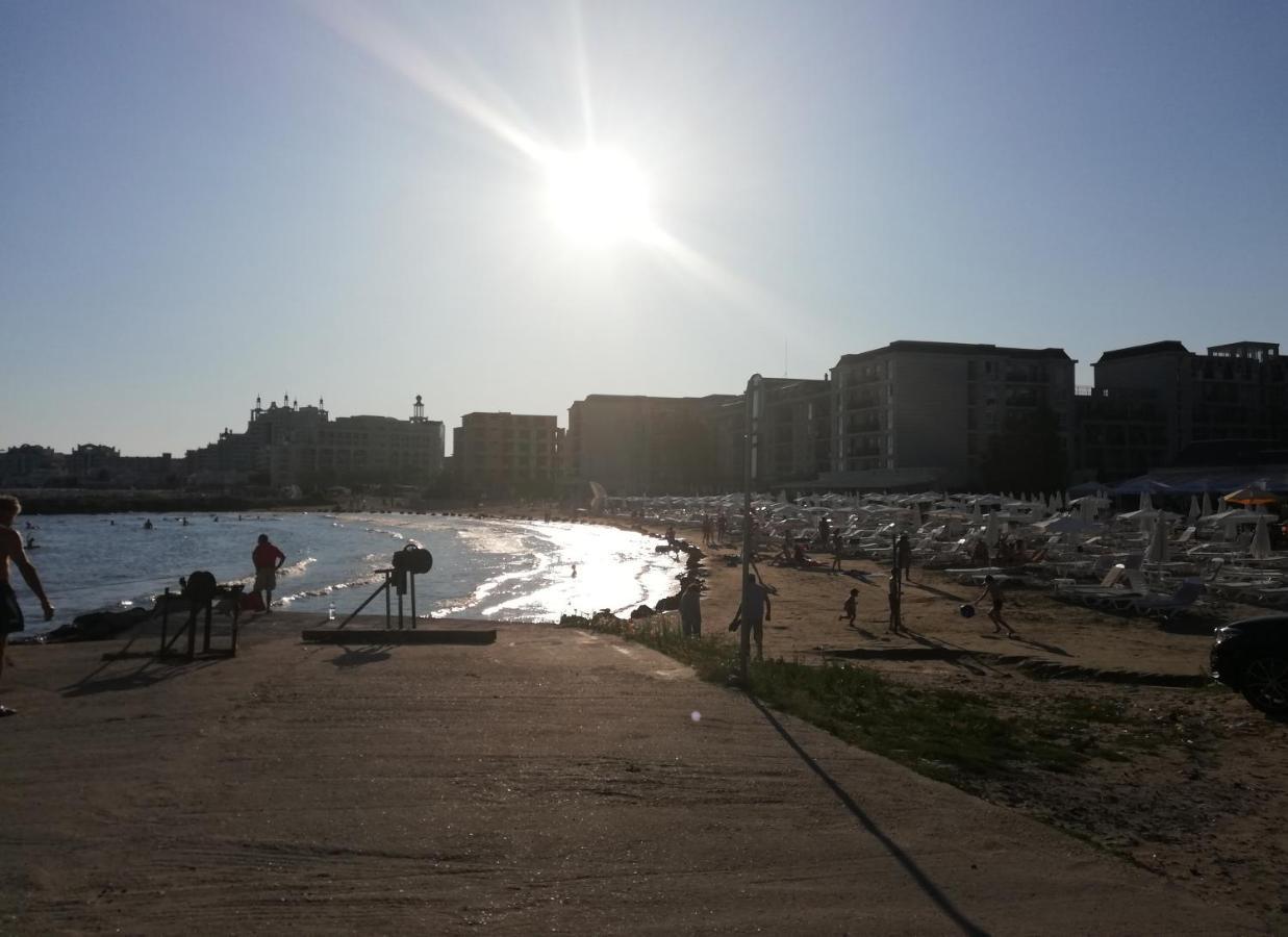 Sunny Day Apartment Pomorie Ngoại thất bức ảnh